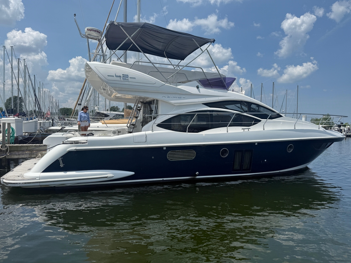 2018 Azimut 42 Fly - Sold Boat