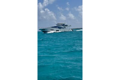 BOATZON | Azimut Flybridge 2017