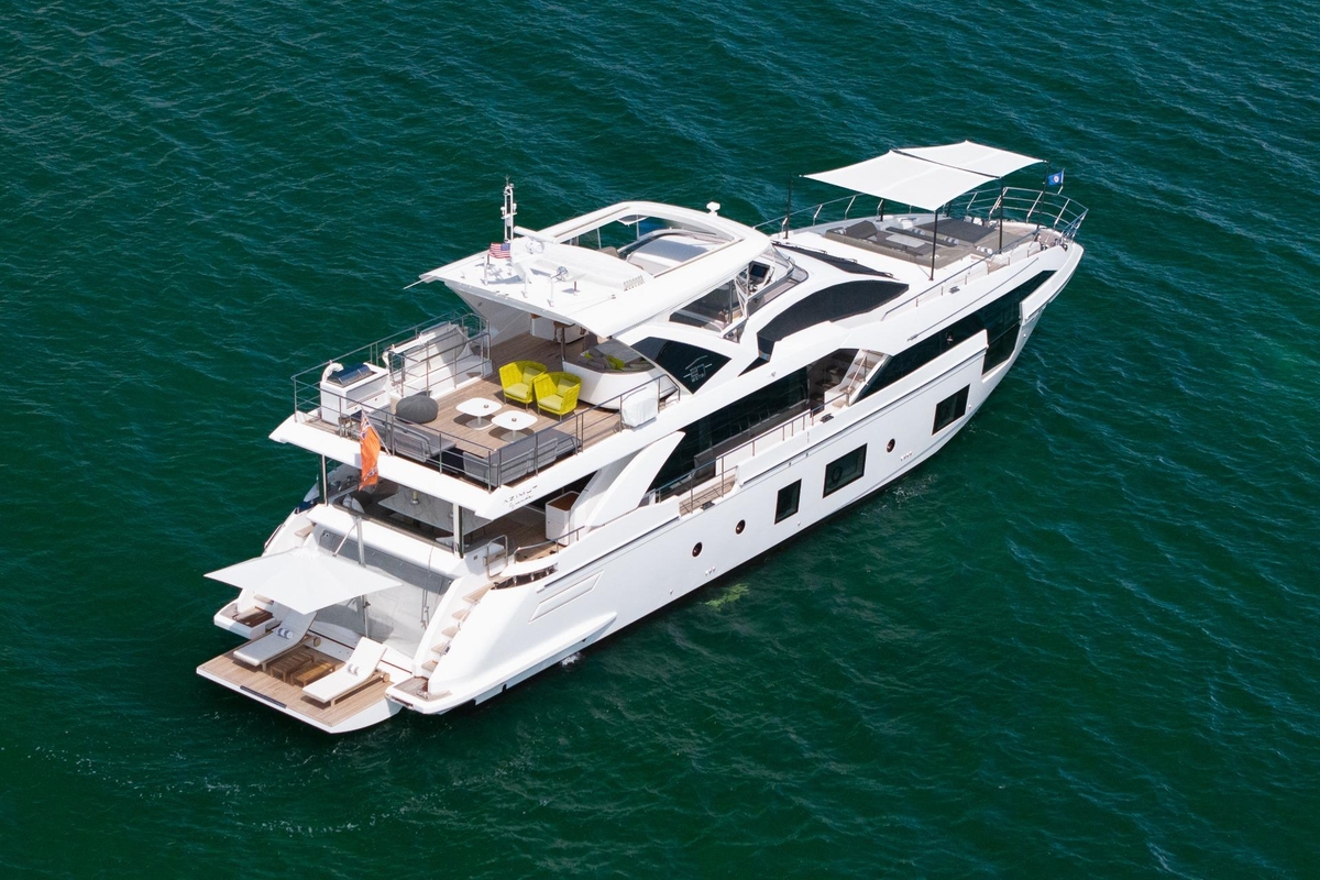 2022 Azimut Grande 27M - Sold Boat