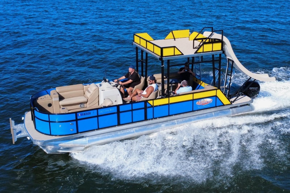 2021 Bahama 240 Tritoon Coral Reef - Sold Boat