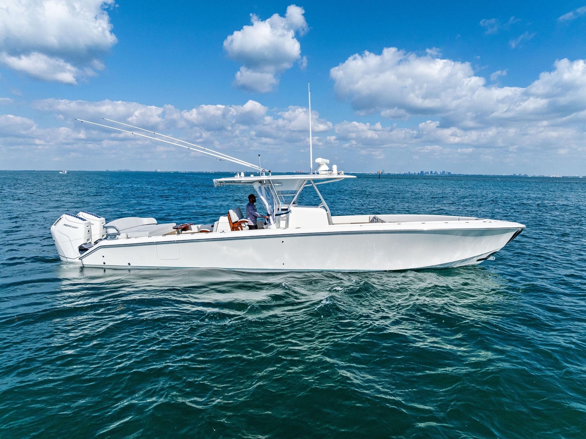 2015 Bahama 41 - Sold Boat
