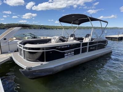 BOATZON | Barletta Boats A24QC TripleToon 2026
