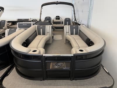 BOATZON | Barletta Boats L25UC TripleToon 2026