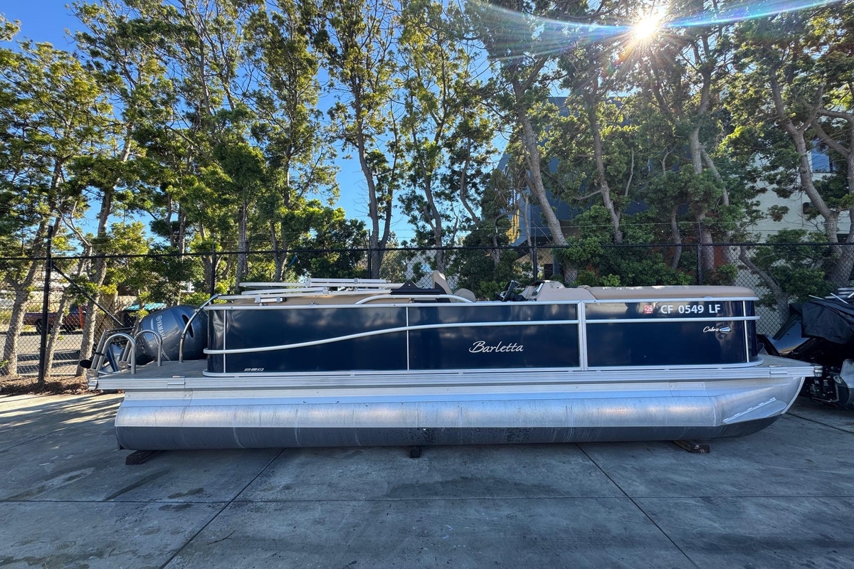 2022 Barletta Cabrio 22Q - Sold Boat
