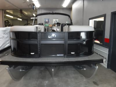 BOATZON | Barletta Cabrio UltraLounge C22UC Triple w200HP Mercury 2026