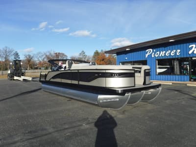 BOATZON | Barletta Corsa 23UC Triple W300 HP Mercury V8 2026