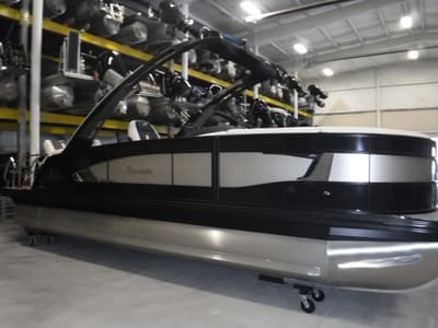 BOATZON | Barletta Lusso 23MA Triple W300 HP Mercury V8 2026