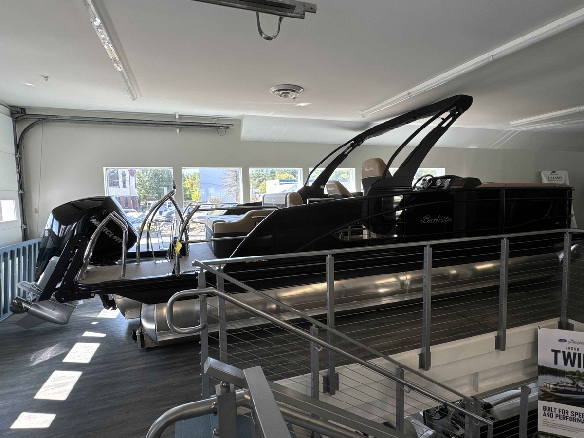 2025 Barletta Lusso 23UC - Sold Boat