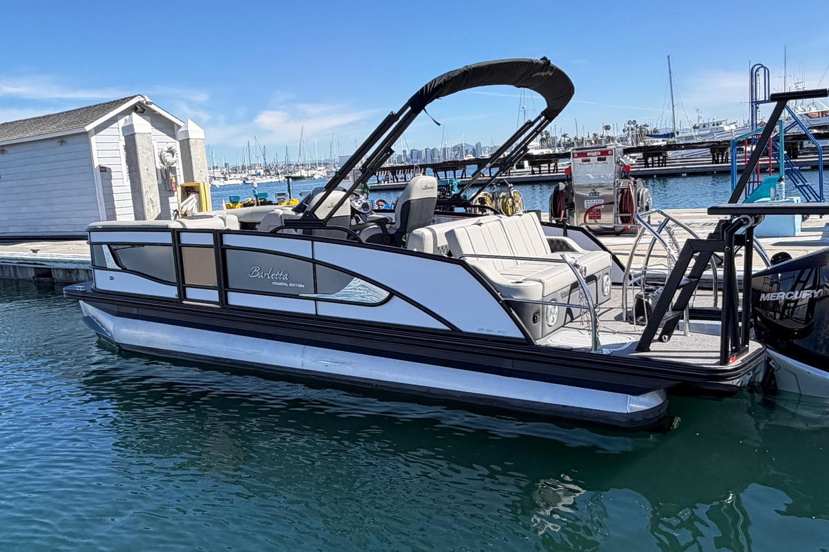 2026 Barletta Lusso 23UC - Sold Boat
