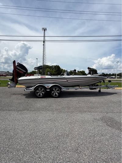 BOATZON | Bass Cat Boats COUGAR 2014