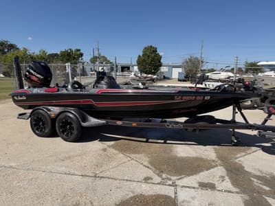 BOATZON | Bass Cat Boats EYRA 2017