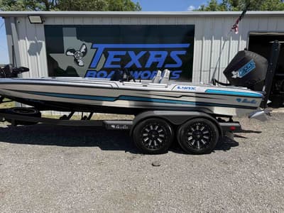 BOATZON | Bass Cat Lynx STS 2026