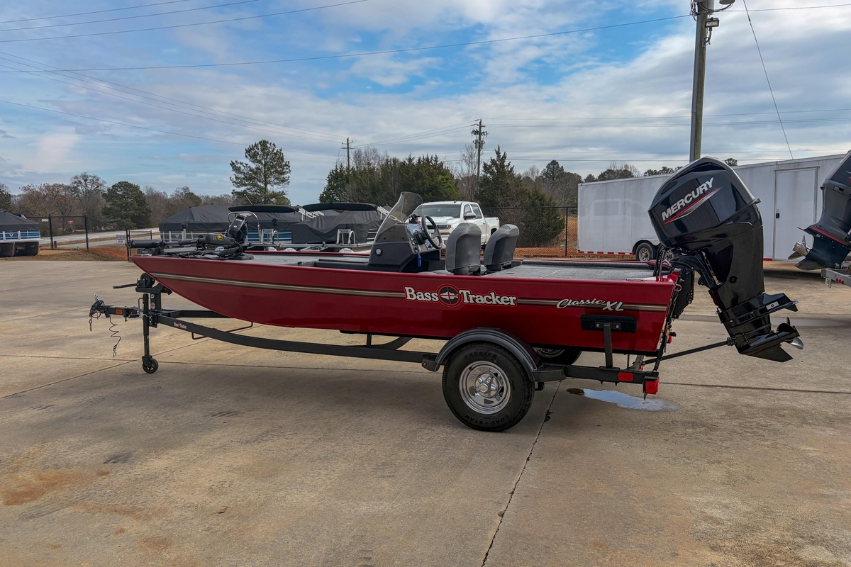 2024 Bass Tracker Classic XL - Sold Boat