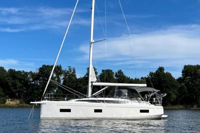 BOATZON | Bavaria C38 2022
