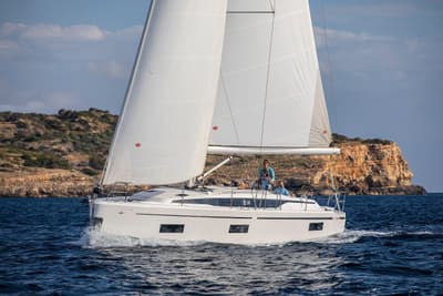 BOATZON | Bavaria C42 2026