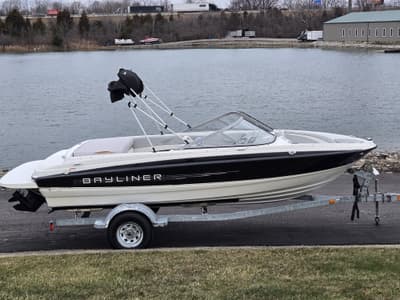 BOATZON | Bayliner 195 Bowrider 2011