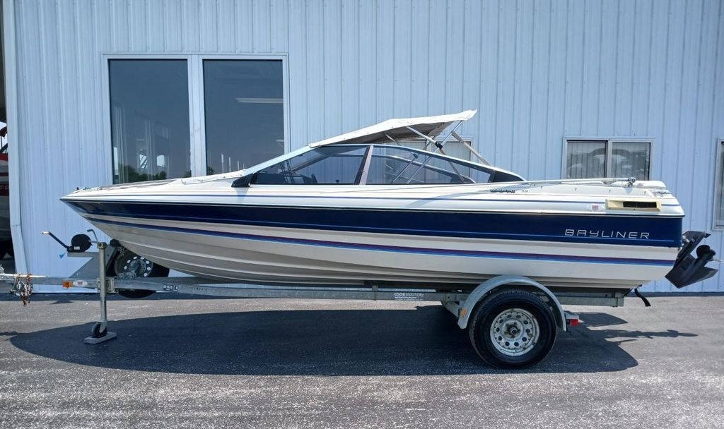 1987 Bayliner 1950BR - Sold Boat
