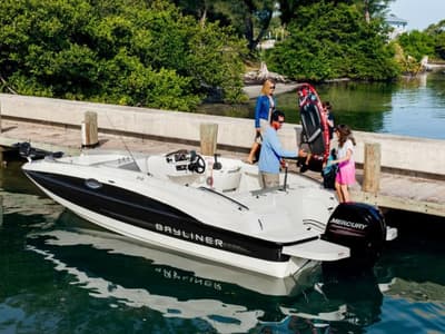 BOATZON | Bayliner 210 Deck Boat 2015 BOATZON | Bayliner 210 Deck Boat 2015