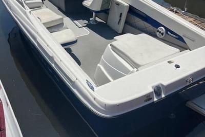 BOATZON | Bayliner 215 Discovery 2008