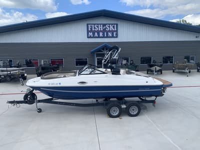 BOATZON | Bayliner 215D 2016