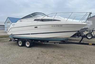 BOATZON | Bayliner 2355 1997