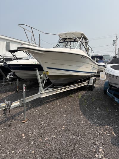 BOATZON | Bayliner 2502 Trophy Walkaround 1997