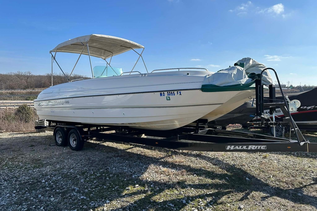 1998 Bayliner 2659 Rendezvous - Sold Boat