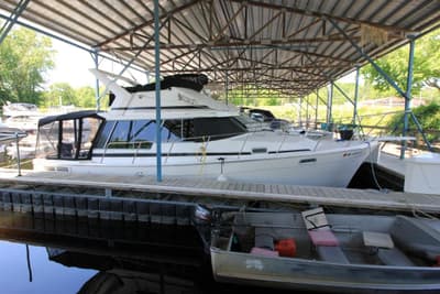 BOATZON | Bayliner 3218 Motoryacht 1988
