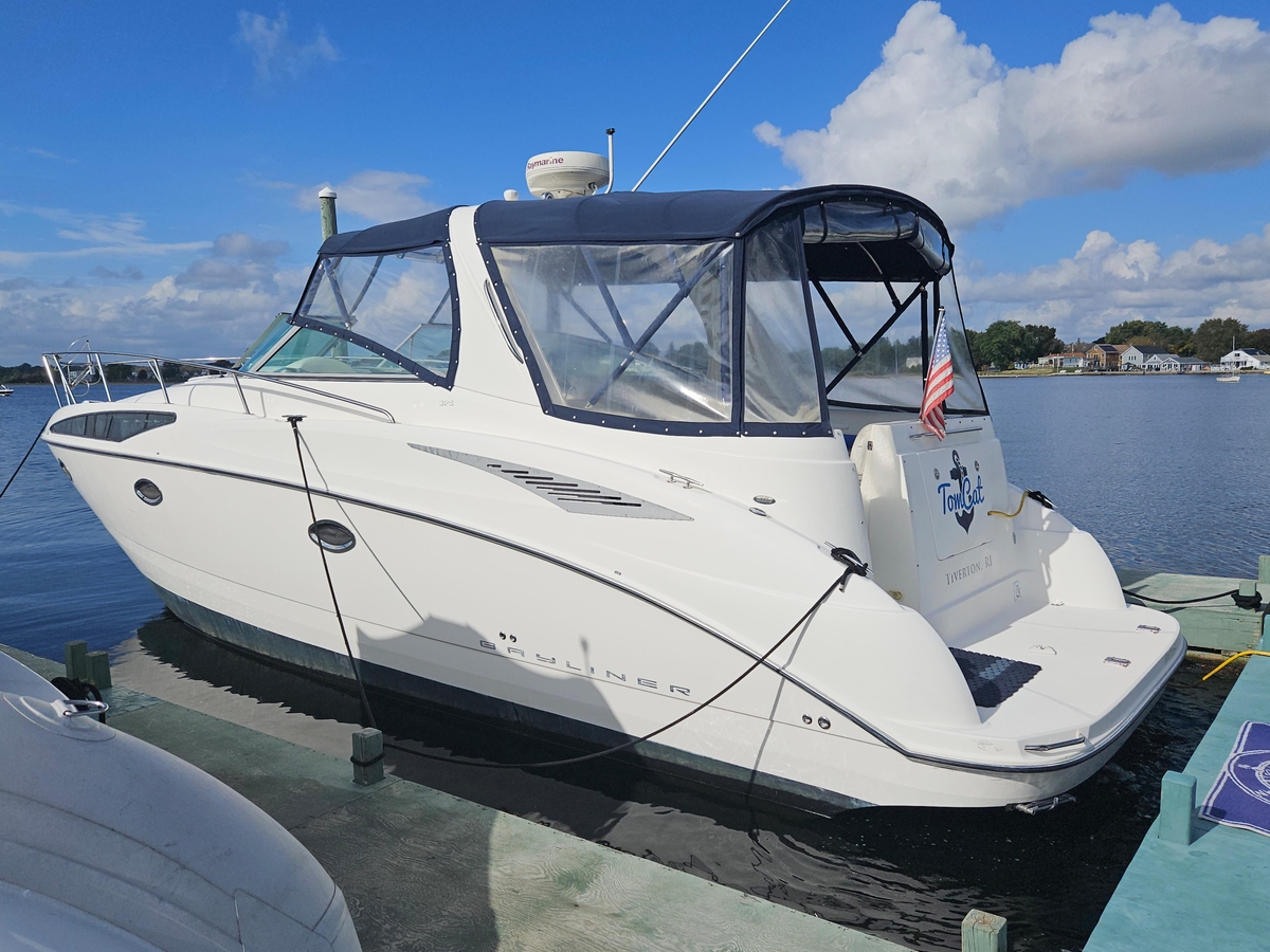 2006 Bayliner 325 - Sold Boat