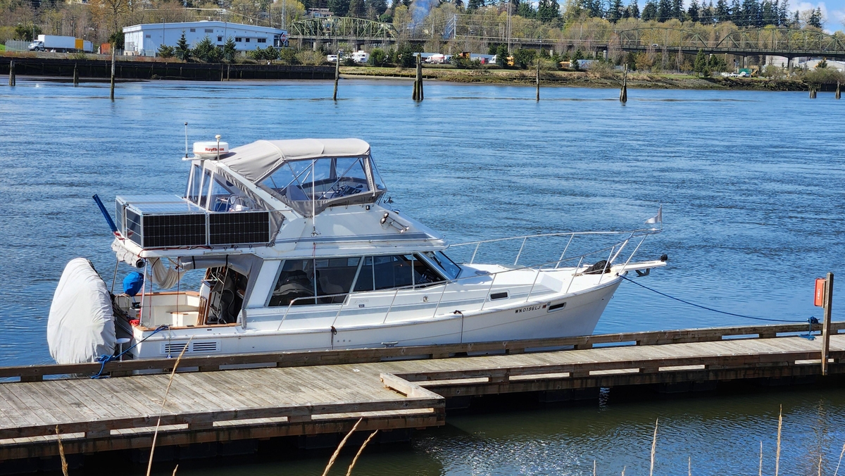 1989 Bayliner 3288 Motoryacht - Sold Boat