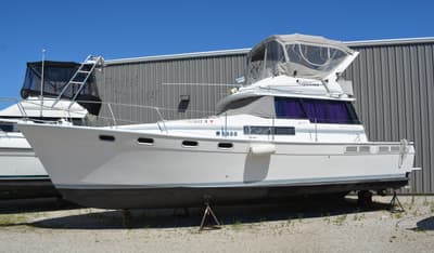 BOATZON | Bayliner 3888 Motoryacht 1990