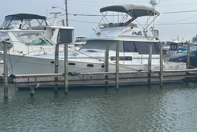 1990 Bayliner 3888 Motoryacht - Sold Boat