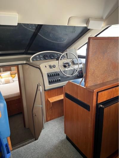 BOATZON | Bayliner 3988 Command Bridge 1999