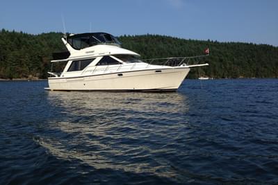 BOATZON | Bayliner 3988 Command Bridge Motoryacht 2000 BOATZON | Bayliner 3988 Command Bridge Motoryacht 2000