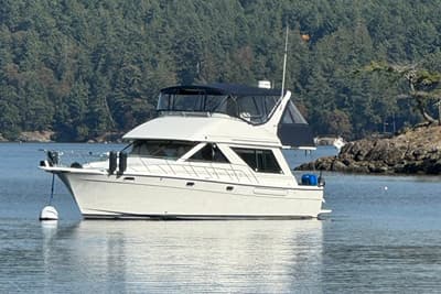 BOATZON | Bayliner 3988 Command Bridge Motoryacht 2000