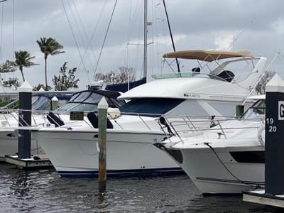 BOATZON | Bayliner 3988 Motoryacht 2001