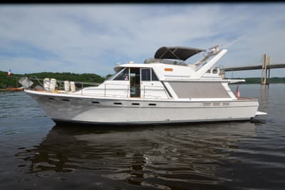 BOATZON | Bayliner 4518 Motoryacht 1989