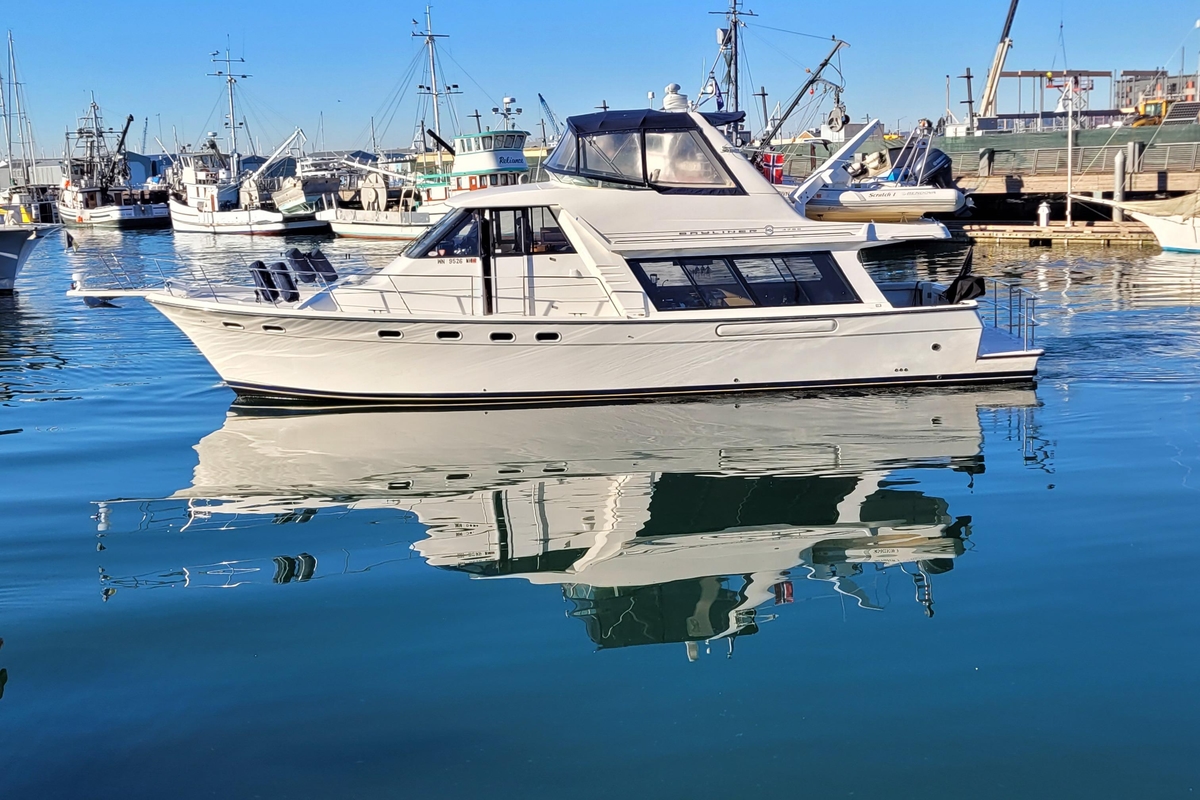 1999 Bayliner 4788 Pilot House Motoryacht - Sold Boat