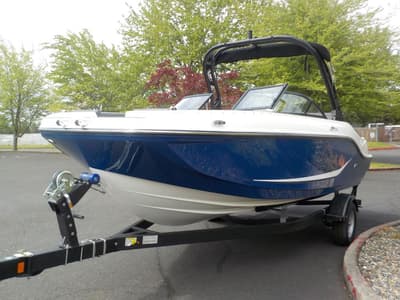 BOATZON | Bayliner D201 2025