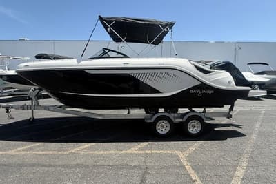 BOATZON | Bayliner D22 2026