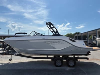 BOATZON | Bayliner D22I 2025