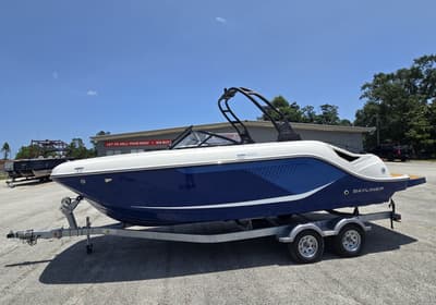 BOATZON | Bayliner D22I 2025