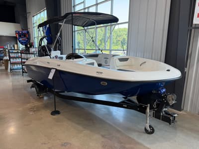 BOATZON | Bayliner Deckboat E18 Limited 2026 BOATZON | Bayliner Deckboat E18 Limited 2026
