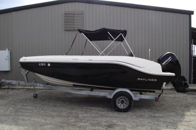 BOATZON | Bayliner DX 2000 2024