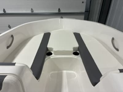 BOATZON | Bayliner E16 2026 BOATZON | Bayliner E16 2026