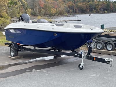 BOATZON | Bayliner E18LE 2026