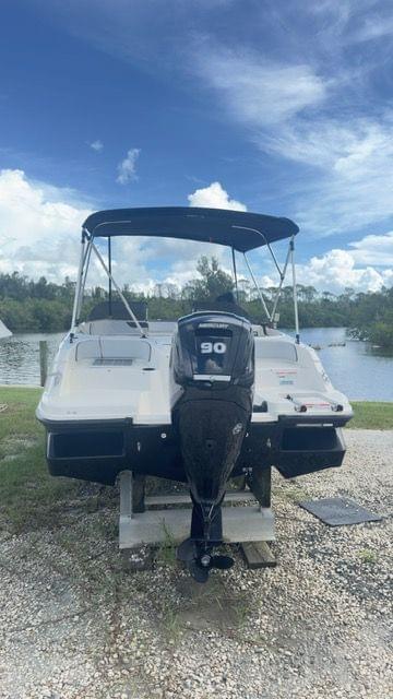 BOATZON | Bayliner Element M17 2023