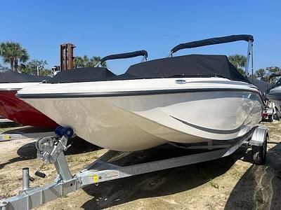 BOATZON | Bayliner Element M17 2025
