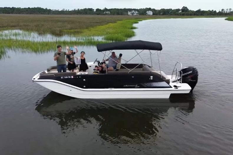2017 Bayliner Element XR7 - Sold Boat