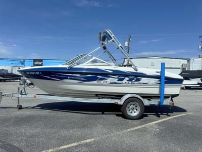 BOATZON | Bayliner F18 Flight Series 2008